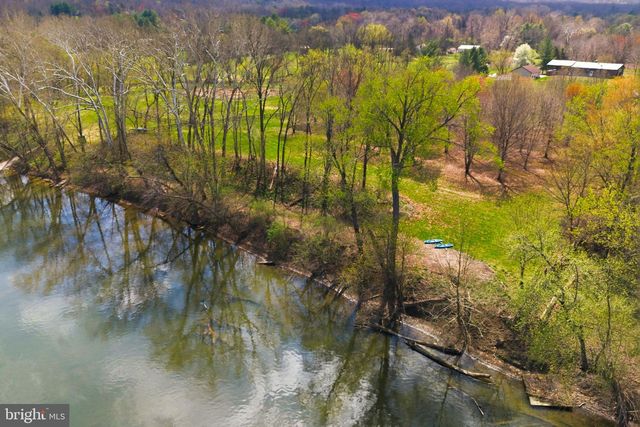 1527 SHENANDOAH RIVER LN, Boyce, VA 22620