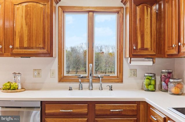 1527 SHENANDOAH RIVER LN, Boyce, VA 22620