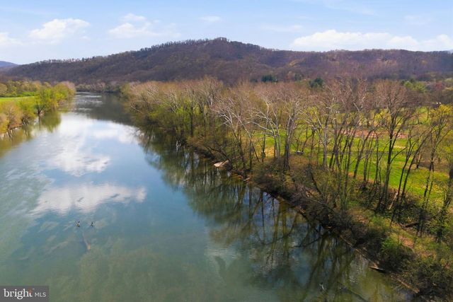 1527 SHENANDOAH RIVER LN, Boyce, VA 22620