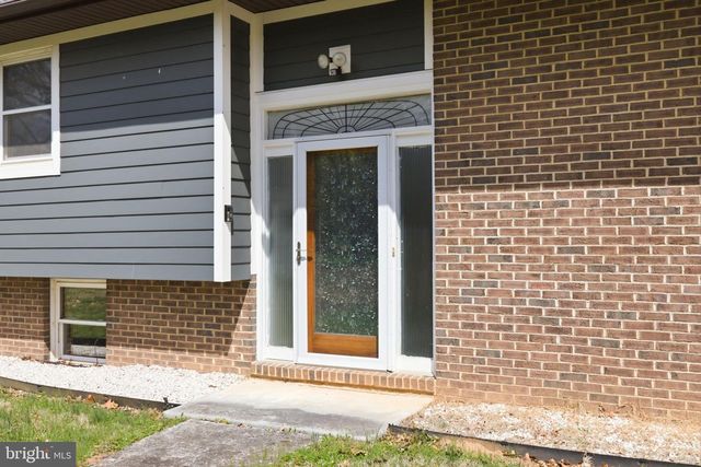1527 SHENANDOAH RIVER LN, Boyce, VA 22620