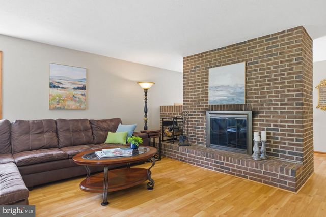 1527 SHENANDOAH RIVER LN, Boyce, VA 22620