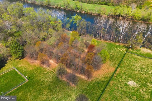 1527 SHENANDOAH RIVER LN, Boyce, VA 22620