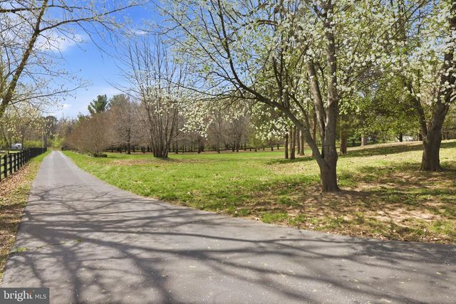 1527 SHENANDOAH RIVER LN, Boyce, VA 22620