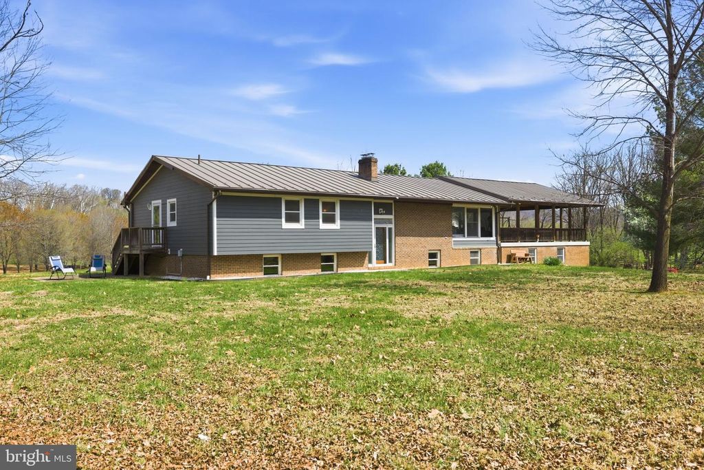 1527 SHENANDOAH RIVER LN, Boyce, VA 22620