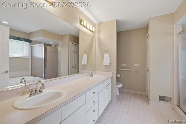 17223 Lake View Circle, Northville, MI 48168
