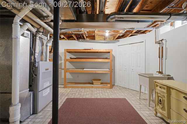 17223 Lake View Circle, Northville, MI 48168