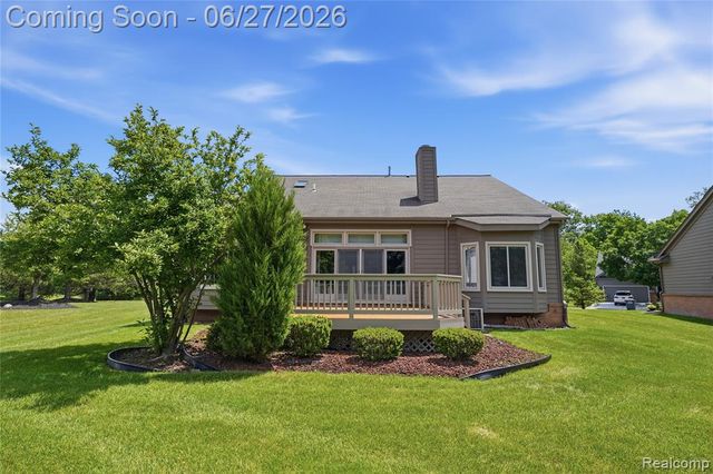 17223 Lake View Circle, Northville, MI 48168