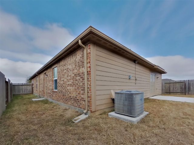 424 Palomino Stand Drive, La Marque, TX 77568