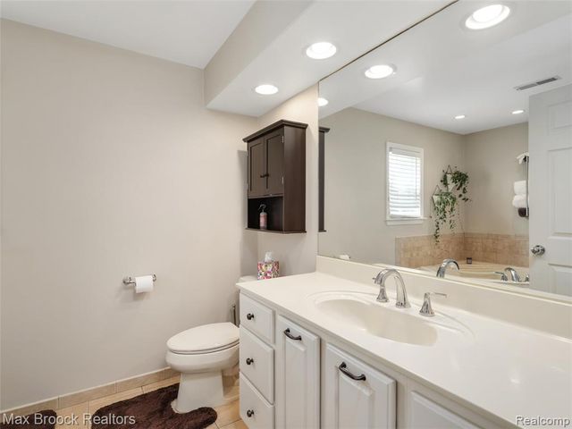 1201 Cole Street, Birmingham, MI 48009
