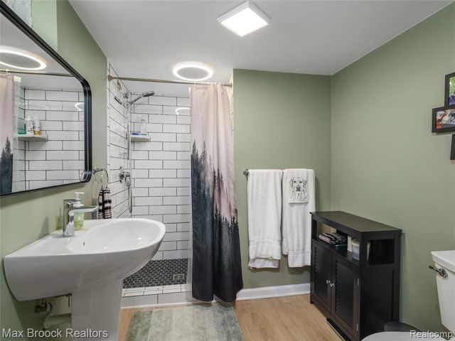 1201 Cole Street, Birmingham, MI 48009