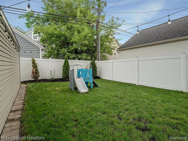 1201 Cole Street, Birmingham, MI 48009