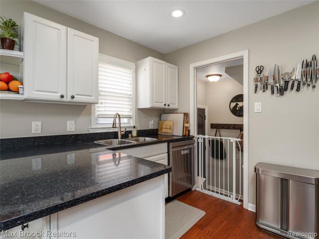1201 Cole Street, Birmingham, MI 48009