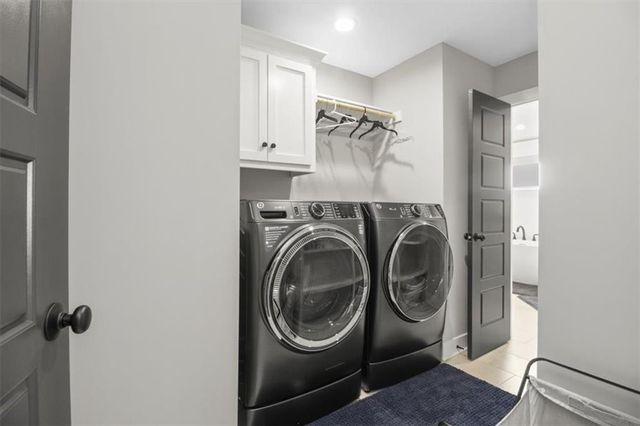 3130 SW Blue Ribbon Street, Lee's Summit, MO 64082