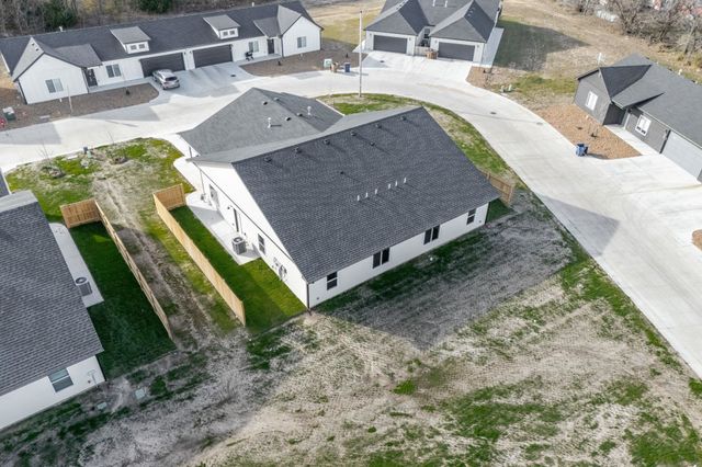 814 S Jay St, Valley Center, KS 67147