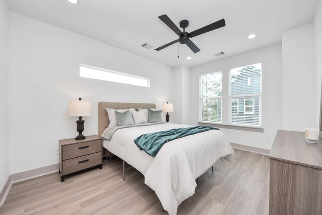 5304 Kindred Garden Lane A, Houston, TX 77091