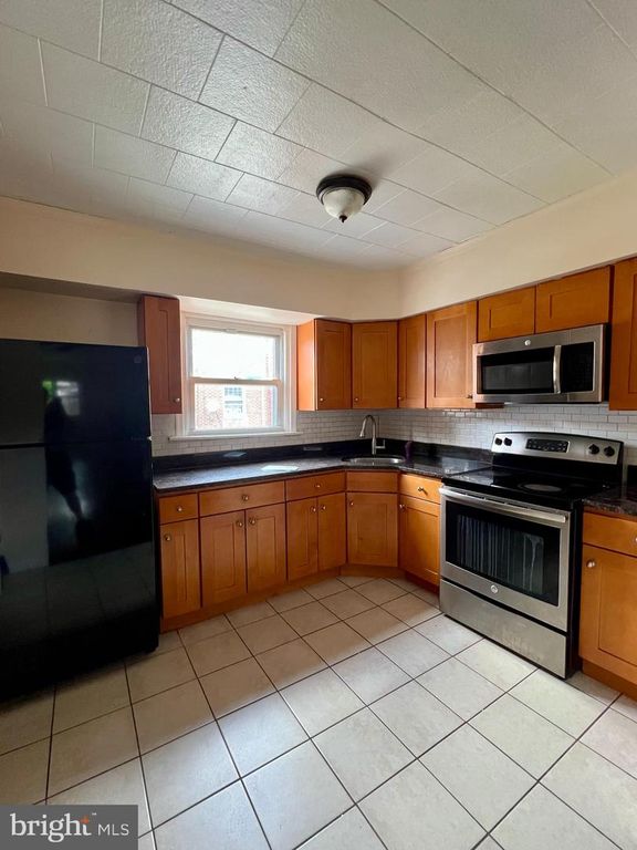 929 1/2 ANCHOR ST, Philadelphia, PA 19124