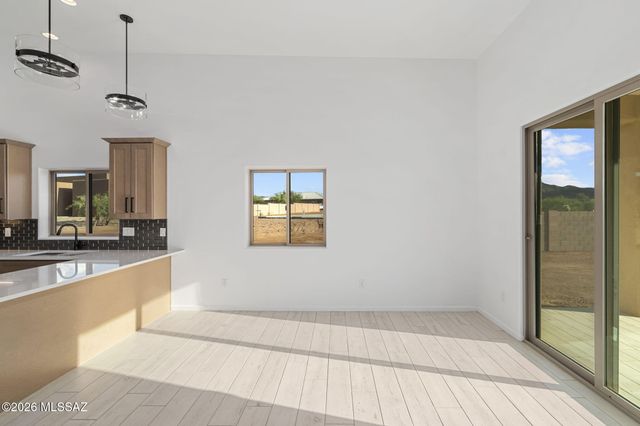 937 N Blue Slate Drive, Vail, AZ 85641