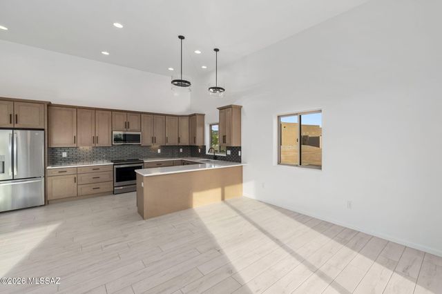 937 N Blue Slate Drive, Vail, AZ 85641