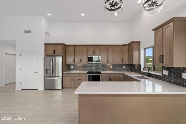 937 N Blue Slate Drive, Vail, AZ 85641