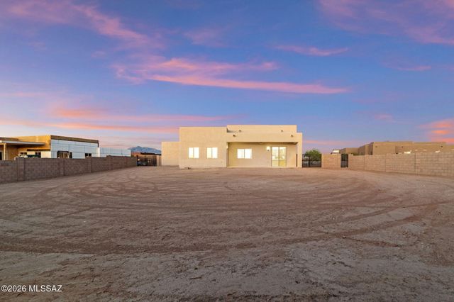 937 N Blue Slate Drive, Vail, AZ 85641