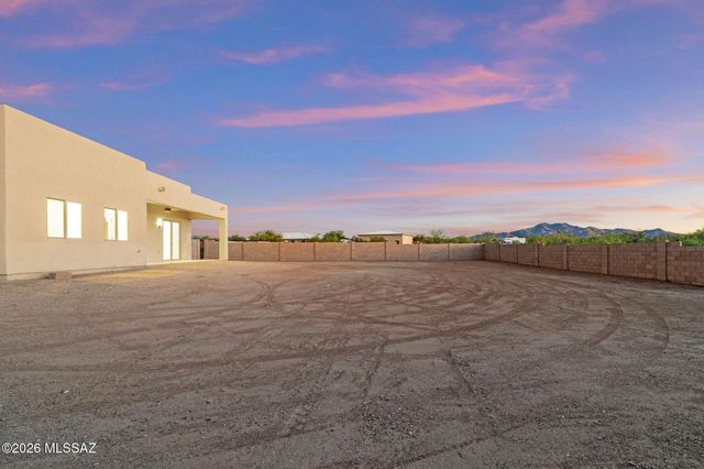 937 N Blue Slate Drive, Vail, AZ 85641