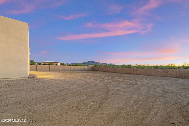 937 N Blue Slate Drive, Vail, AZ 85641