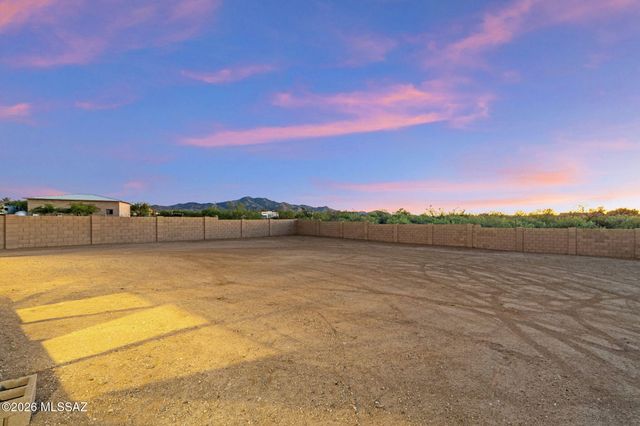 937 N Blue Slate Drive, Vail, AZ 85641