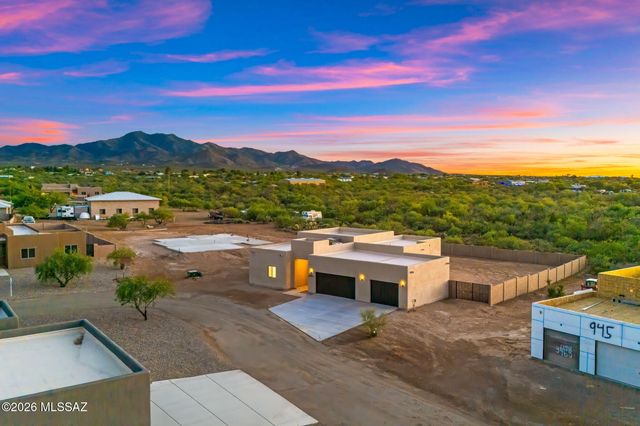 937 N Blue Slate Drive, Vail, AZ 85641