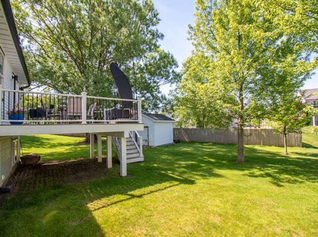 8713 Willow Creek Drive, Jenison, MI 49428