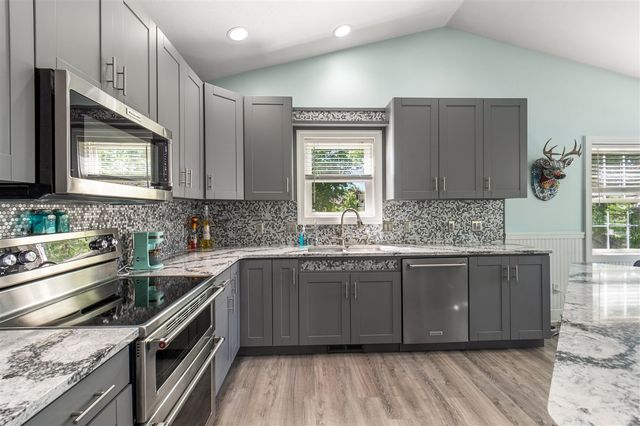 8713 Willow Creek Drive, Jenison, MI 49428