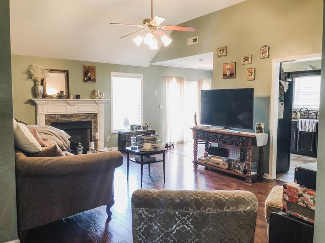 2628 Arthurs Ct, Clarksville, TN 37040