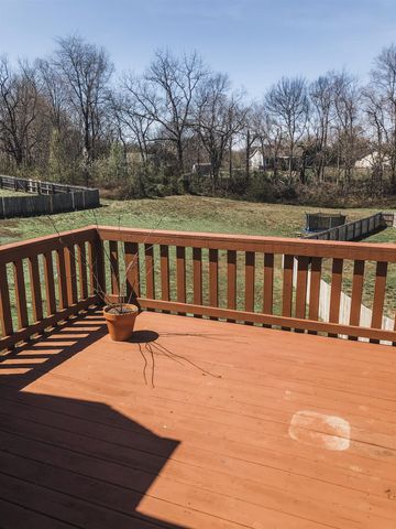2628 Arthurs Ct, Clarksville, TN 37040