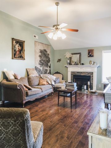 2628 Arthurs Ct, Clarksville, TN 37040