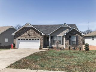 2628 Arthurs Ct, Clarksville, TN 37040