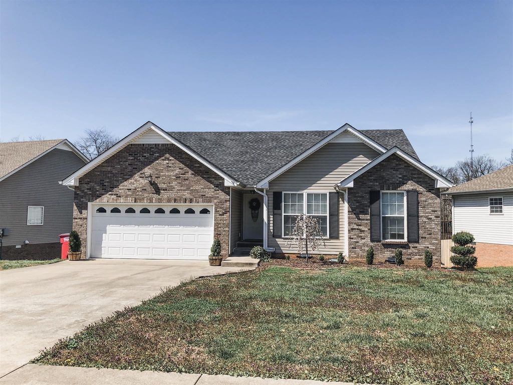 2628 Arthurs Ct, Clarksville, TN 37040