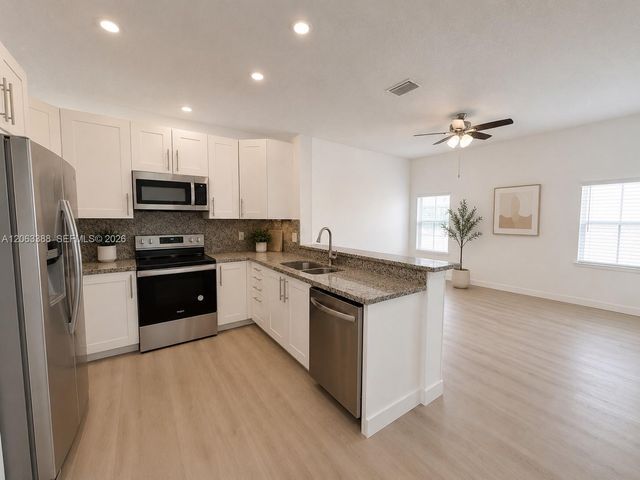 837 Tanglewood Cir ., Weston, FL 33327