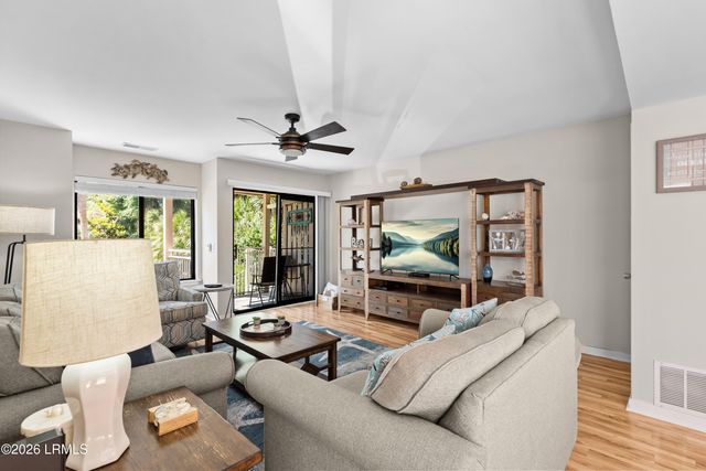 15 Deallyon Ave Apt 24, Hilton Head Island, SC 29928
