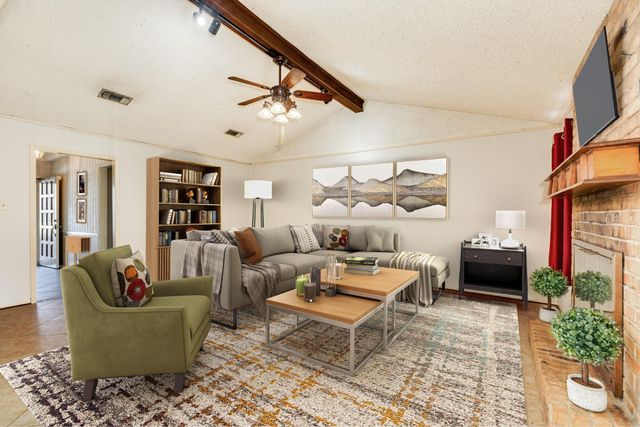 267 Wentworth Drive, West Columbia, TX 77486