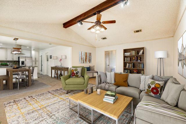 267 Wentworth Drive, West Columbia, TX 77486