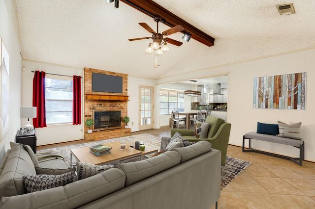 267 Wentworth Drive, West Columbia, TX 77486