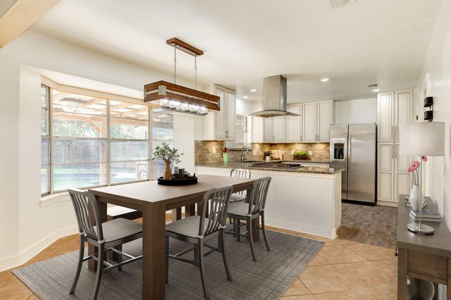 267 Wentworth Drive, West Columbia, TX 77486