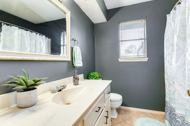 267 Wentworth Drive, West Columbia, TX 77486