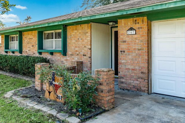 267 Wentworth Drive, West Columbia, TX 77486