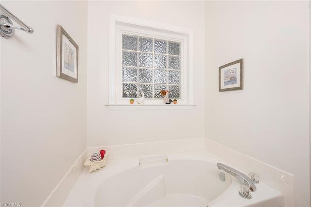 401 Peace Rollins Court, Kernersville, NC 27284