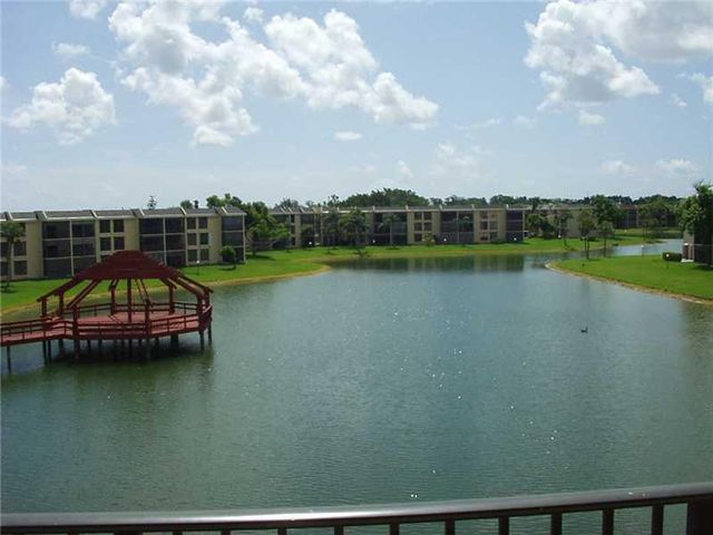 6729 Coral Lake Drive 6729, Margate, FL 33063
