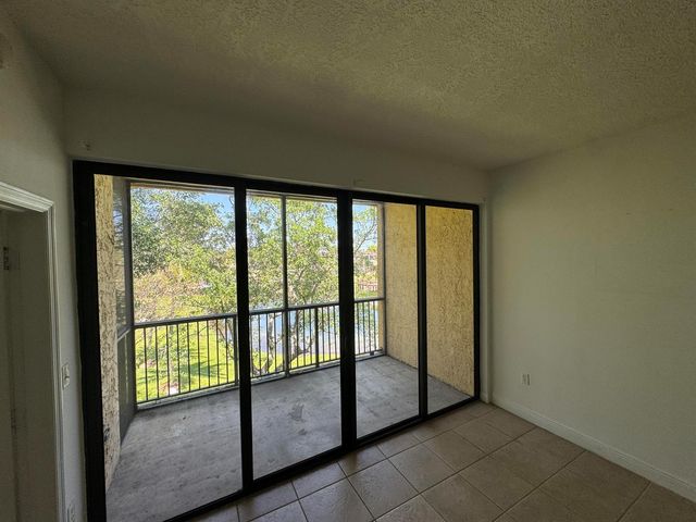 6729 Coral Lake Drive 6729, Margate, FL 33063