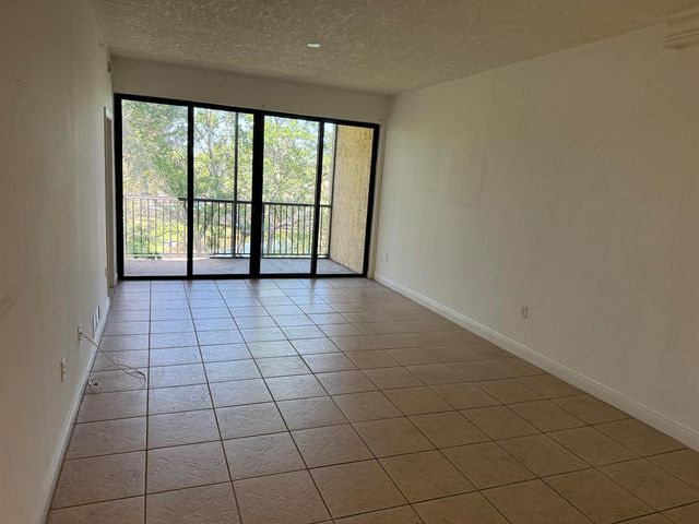 6729 Coral Lake Drive 6729, Margate, FL 33063
