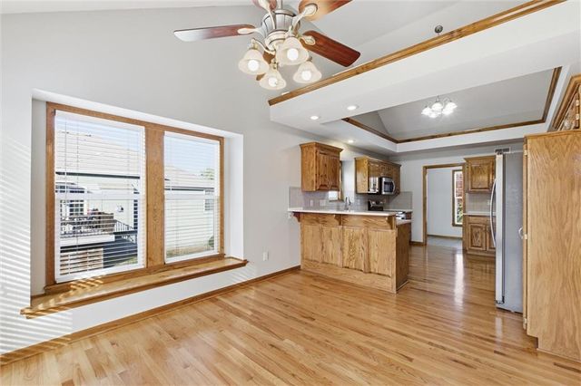 21406 Red Oak Lane, Peculiar, MO 64078