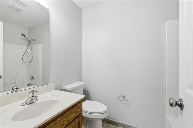 21406 Red Oak Lane, Peculiar, MO 64078