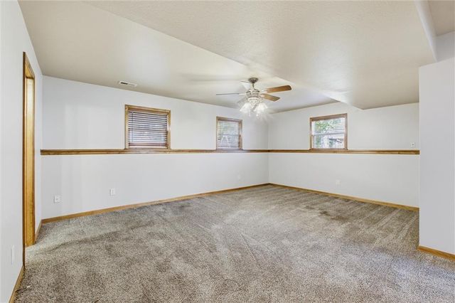 21406 Red Oak Lane, Peculiar, MO 64078